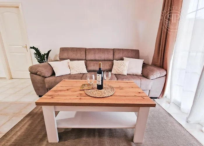 2 Wings Tenerife - *