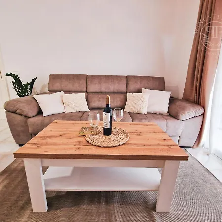 2 Wings Tenerife - *