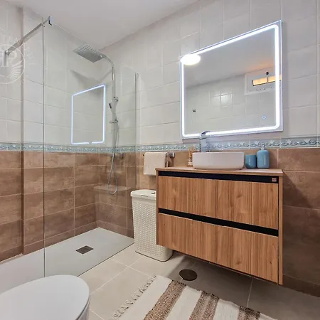 2 Wings Tenerife - *